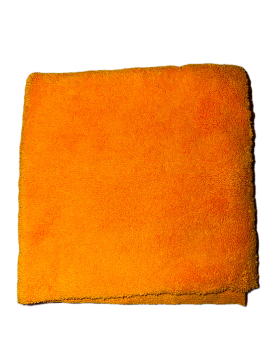 Mikrošķiedras dvieļi/lupatiņas. Lāzergrieztas malas – neskrāpē virsmu. Ideāli auto salonam, virsbūvei un metāla pulēšanai. 